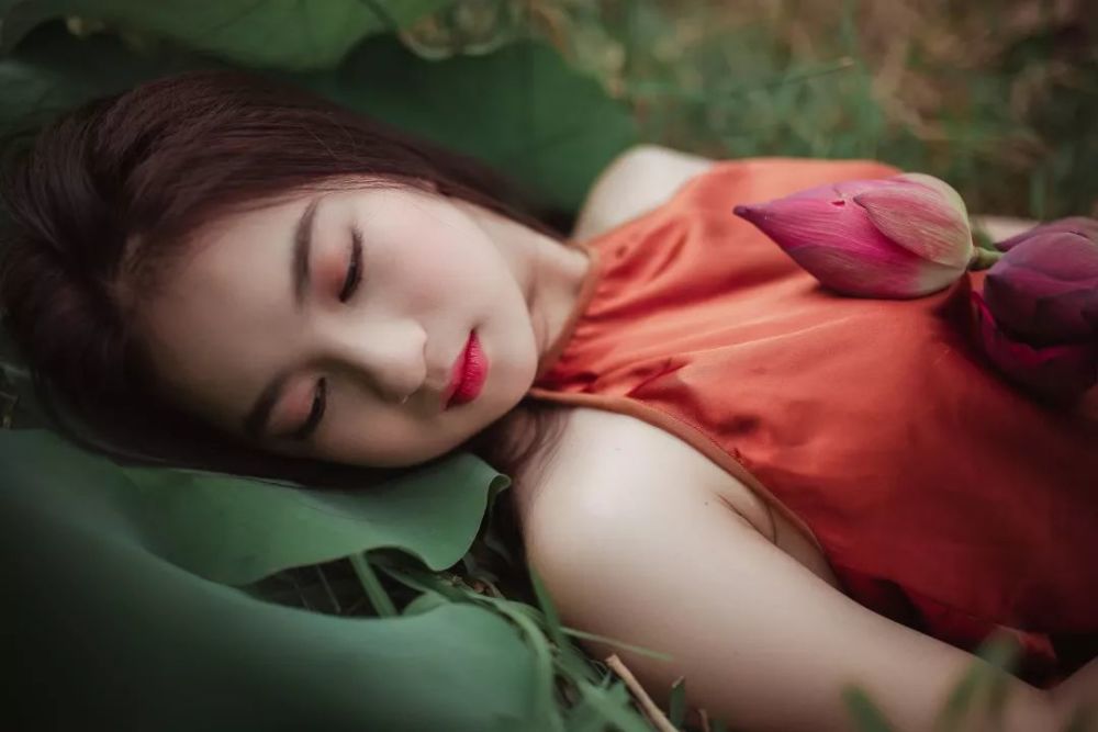 对你动了真情的女人,才会故意问你这些