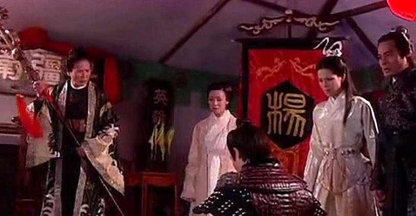热点快报:当听到儿子四郎做了辽国驸马,佘太君怒了,拿起龙头拐杖就要