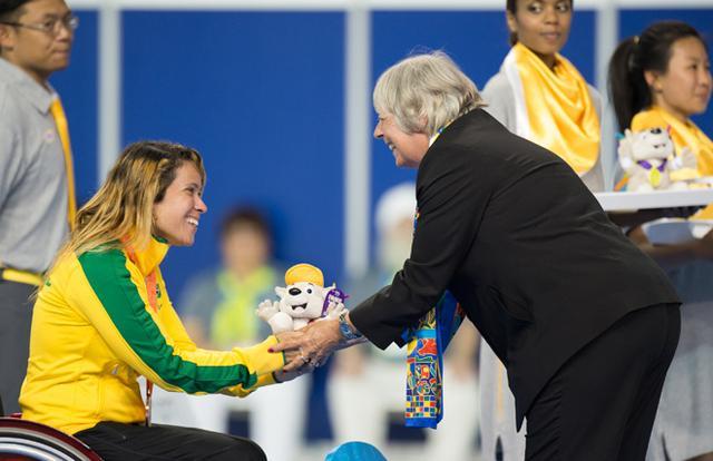 残运会礼仪拼颜值太不应当_订阅_腾讯网