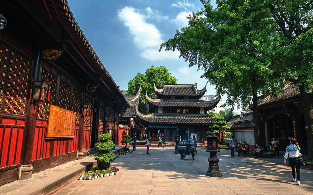 成都最美寺院,红墙绿树里体验寺庙不一样的心境,和周边美食介绍