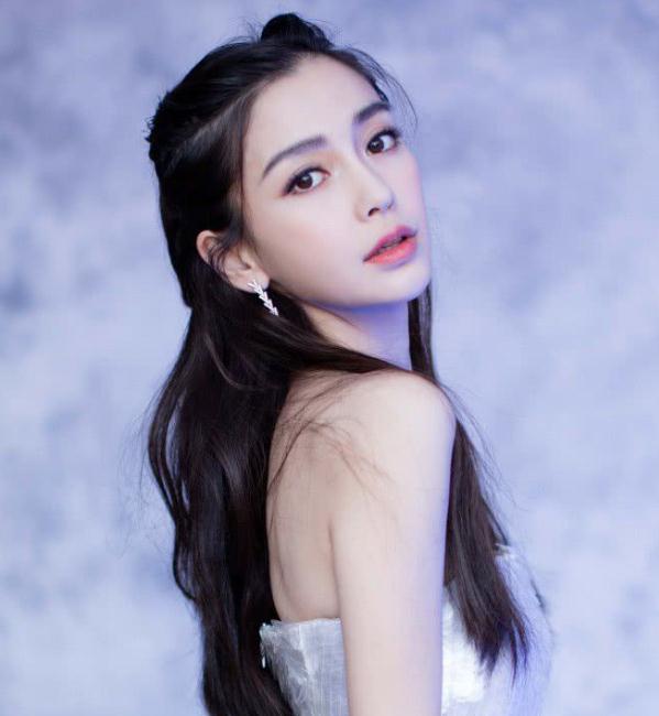 杨颖:蛾眉皓齿,俊俏娇柔的五官美得宛如仙女一般!