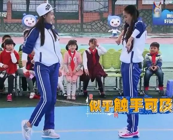 改年龄就算了,张天爱谜一样的身高,baby甘拜下