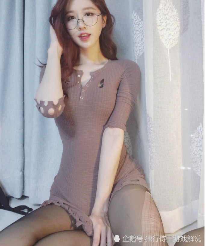 轩子巨2兔奉上宅男福利,破丝袜照异常吸睛,网友:人抓破的吧?