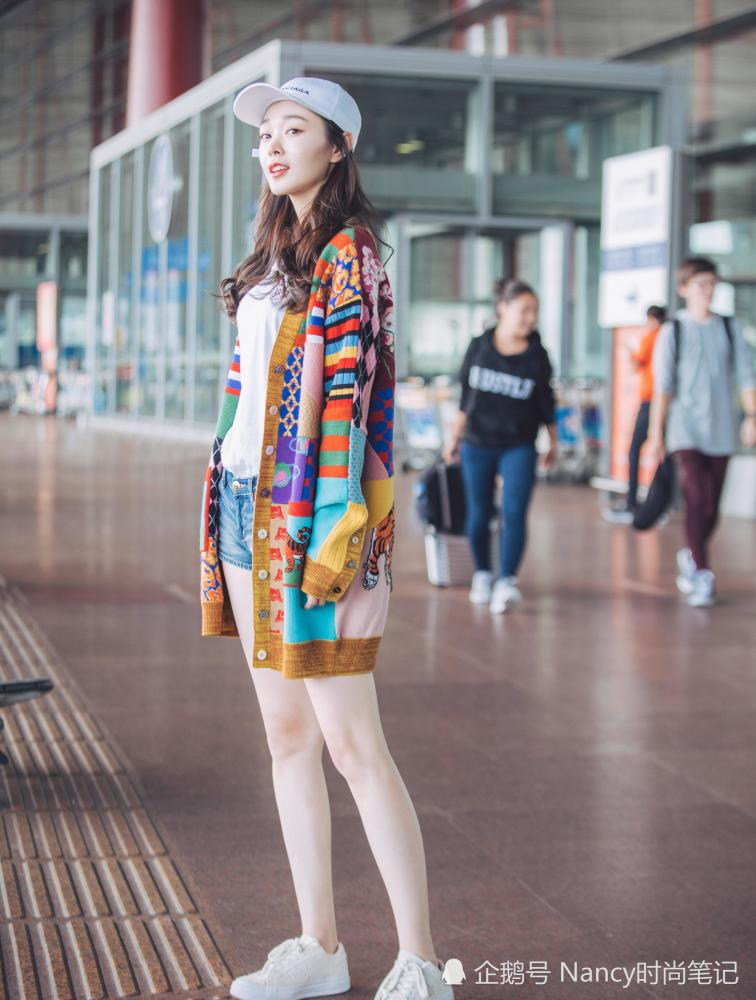 宋轶衣品真好,不仅《创业时代》造型时髦,私服更是甜美又知性