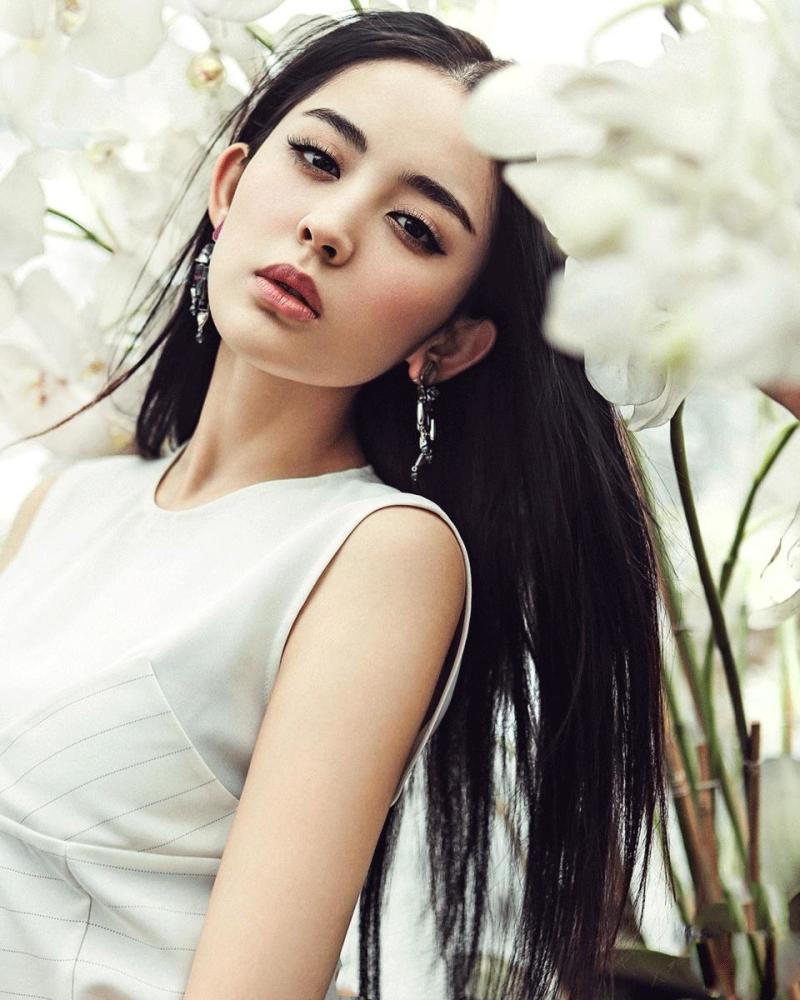 娜扎张翰饭桌前热吻被同事拍下 虐爆单身狗(图)