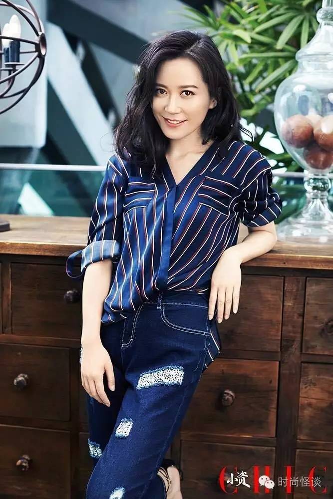 标准网红站姿?张天爱这岔腿姿势也不是一回两