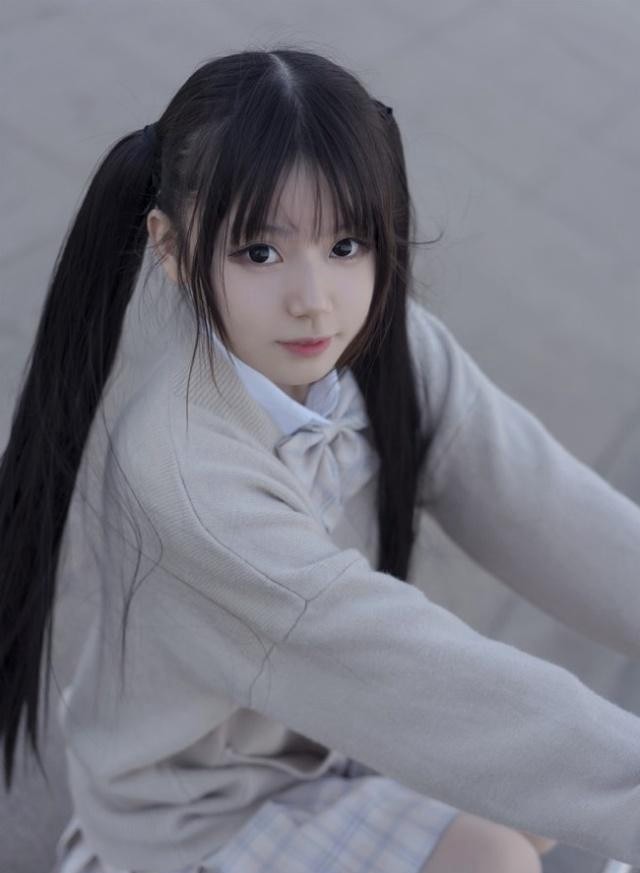 三次元jk双马尾萝莉 绝对领域 秋天傍晚的少女!