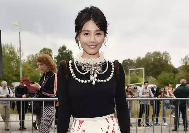 被未PS的郭碧婷和马思纯吓哭,时装周才是真的