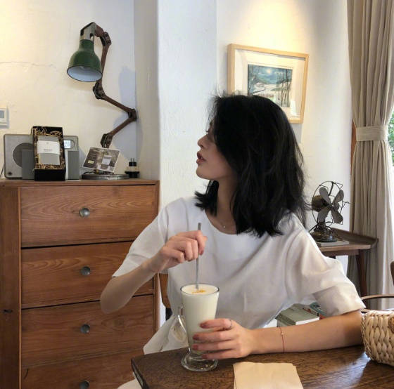 干净清新·慵懒随性·女生头像·人生建议:不要陪一个