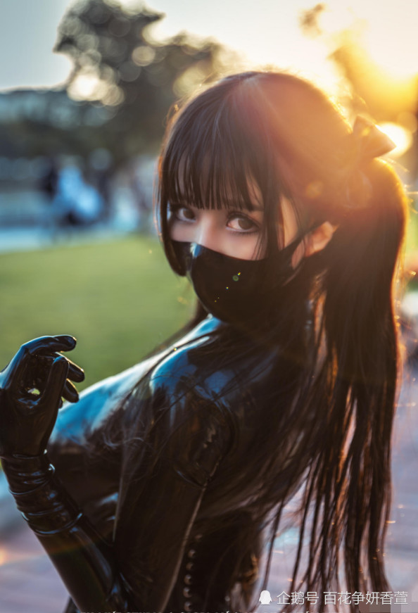 cosplay皮套热吗,cosplay紧身皮衣 为何都喜欢穿胶衣cos?看完3位小姐姐造型后,大概知道原因了