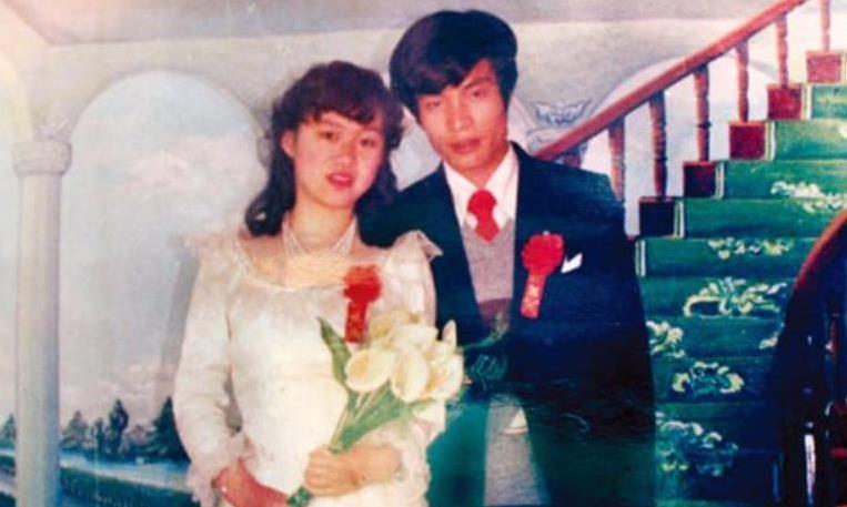 80年代罕见结婚照:图2新娘子好漂亮,图4肯定是有钱人家的婚纱照
