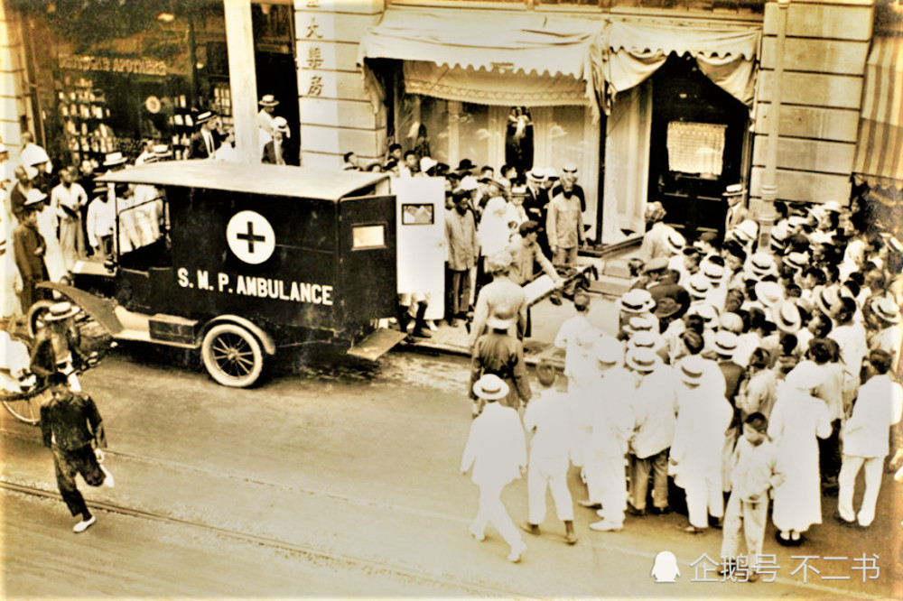 1910年上海公共租界:印度籍巡捕骑着白马招摇过市