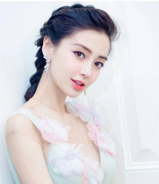 杨颖:仙女下凡,冰肌玉肤,美艳动人!
