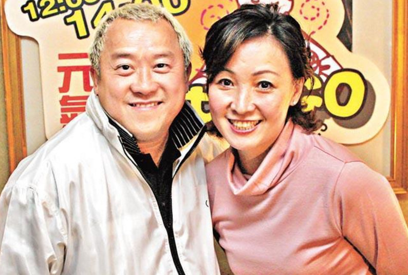 她是曾志伟妻子,18岁结婚22岁离婚,今年过60恋上小12岁