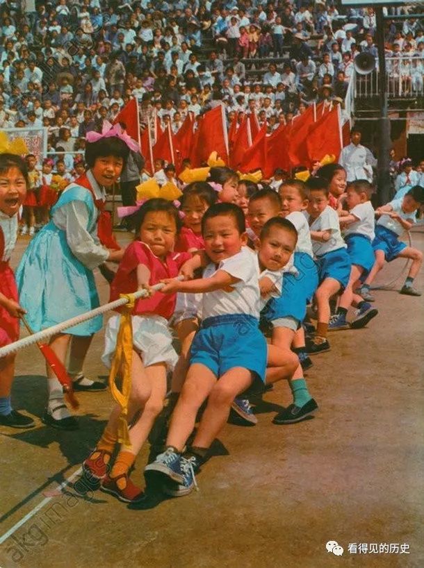 老照片:70年代的小朋友 看看有没有你小时候的影子