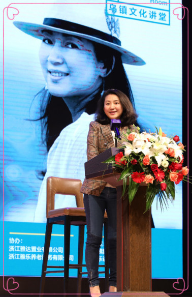 曾是"央视一姐"的王小丫,如今50岁无子女,身材发胖还没气质