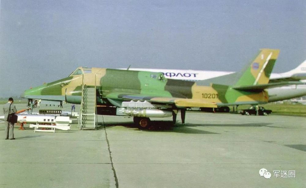 史上最丑喷气式战机长啥样?看看苏联的伊尔102你就知道了