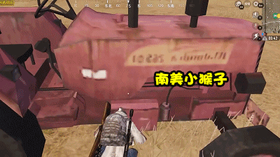 刺激战场:拖拉机也能开?仅需一根撬棍,速度和蹦蹦一样