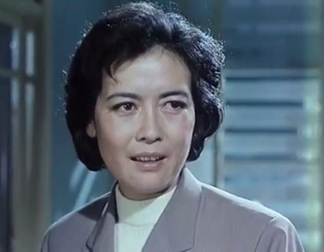 70年代观众最熟悉女演员,八一厂当家花旦,53岁去世无善终!