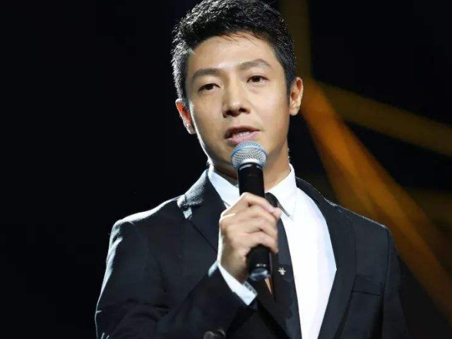 娱乐圈最有观众缘的4位男主持人,何炅只排第二,第一不