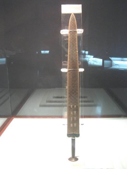 越王勾践剑其实是史前文明遗物？它的性能远远超越时代