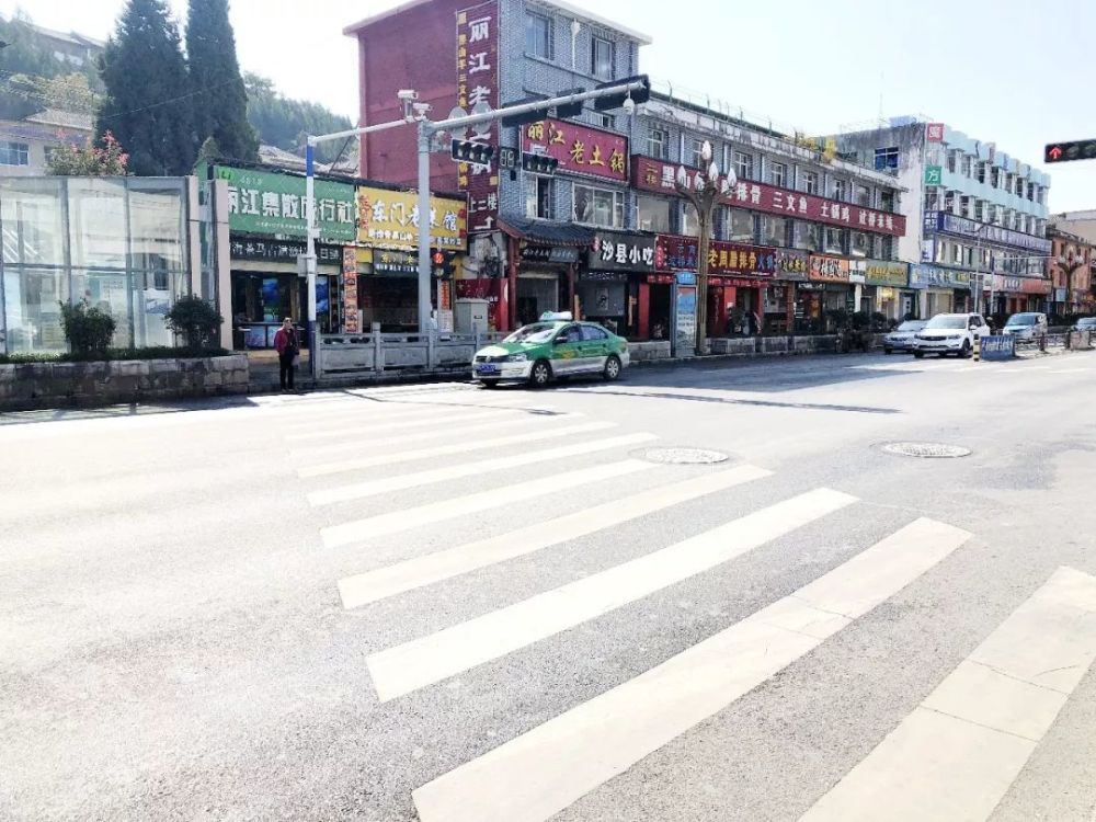 丽江城区,该不该有一座天桥?