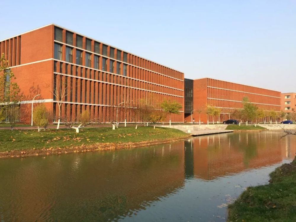 谭嘉俊 以上获奖人中崔恺,周恺,李兴钢等皆为天大人 天津大学建筑设计