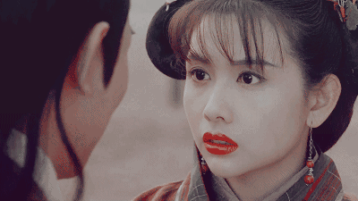 又可爱又娇俏又性感,别说在直男聚集地虎扑被票选为第一女神,就是六六