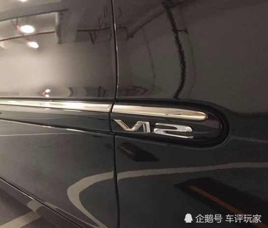 一辆车占3个车位,车长超6米挂蓝牌,一看车牌恍