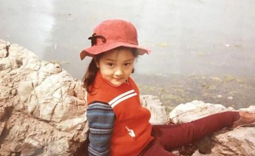 李小璐小时候照片曝光 终于知道甜馨像谁了!