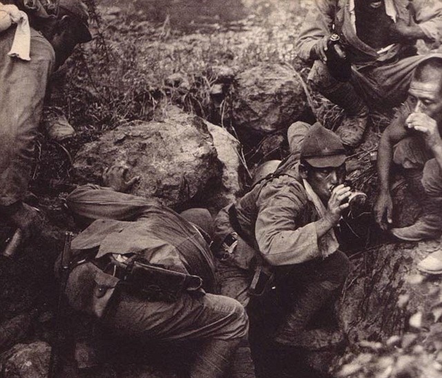 日军举起竹棍被国军狙击手打断：衡阳141阵地的1天激战