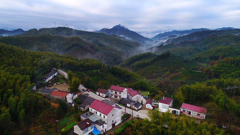 霍山县马槽河大峡谷初冬景色胜秋艳,等您来