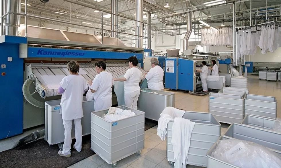 医院洗衣房经营困境重重,社会化会是医疗洗涤的最后出路么?