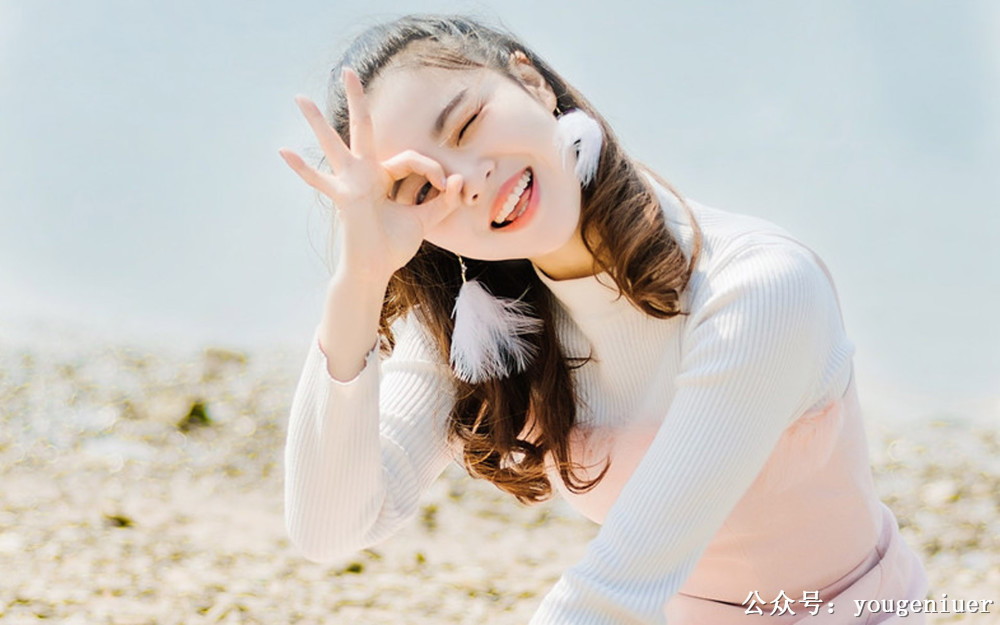 青纯可爱女孩甜美笑容写真