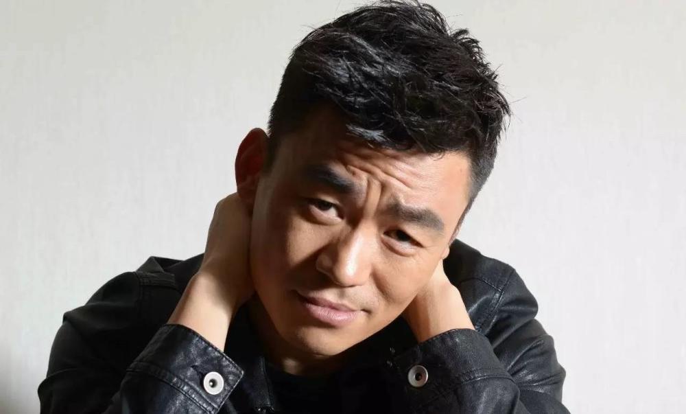 王宝强认同自己很帅,还自信发微博晒照,网友们怎么看呢?