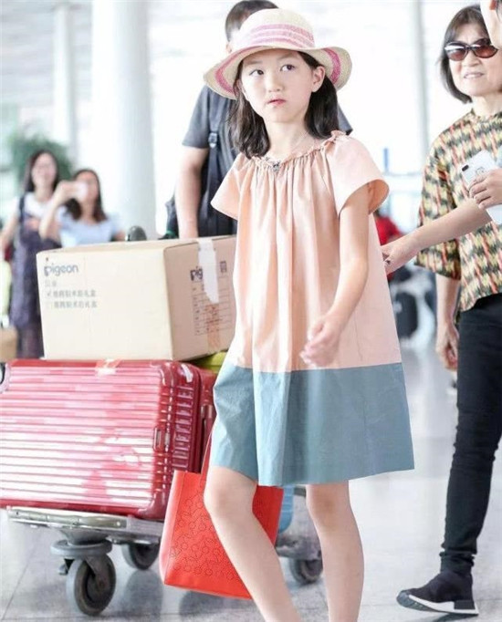 李亚鹏称李嫣刚出生想把她一辈子藏在国外,网友:幸好亲妈是王菲