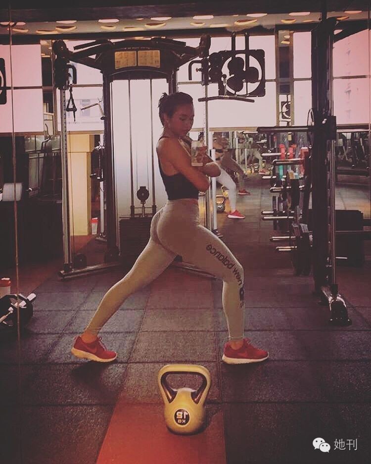 从扁平到34D胸蜜桃臀,中国姑娘两年逆袭成性