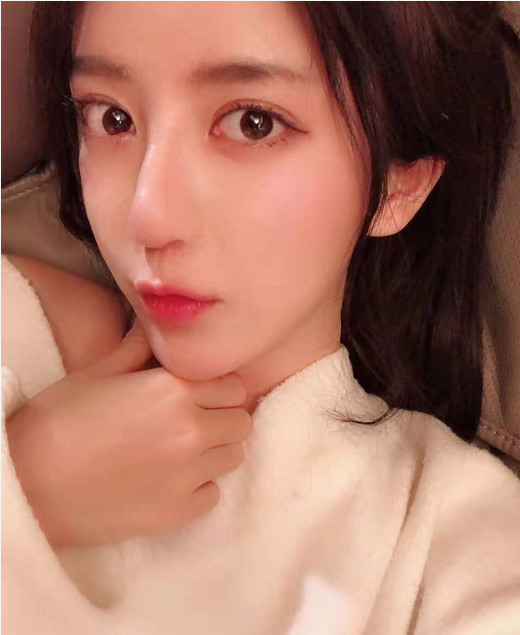呆妹儿被气的关"美颜",当看到素颜的她,直播间都炸了