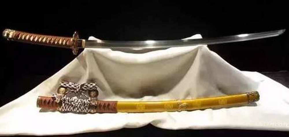 琉球进贡清朝多把日本刀,制作精美堪称国宝,现在博物馆任人观看
