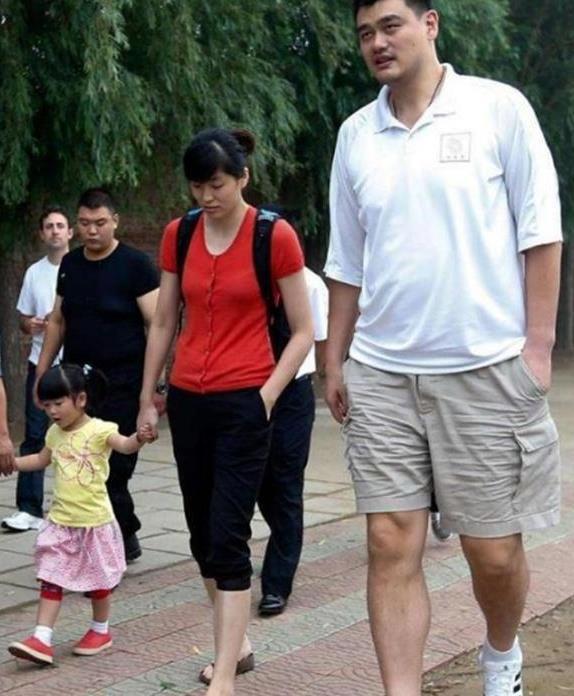 姚明退役后再度发福,体重近400斤!妻子:生活太不方便了