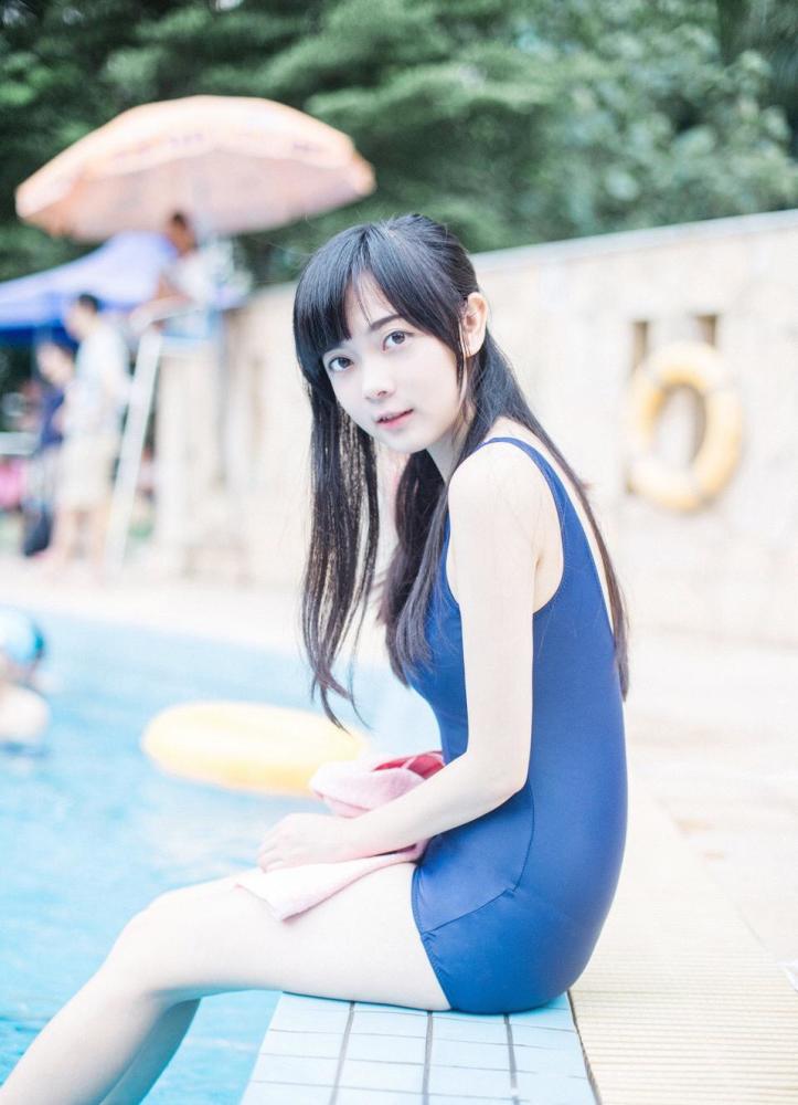美女泳衣性感湿身诱惑写真