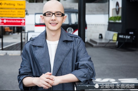 歌手平安近照:曾靠选秀走红四次登春晚,坚持多