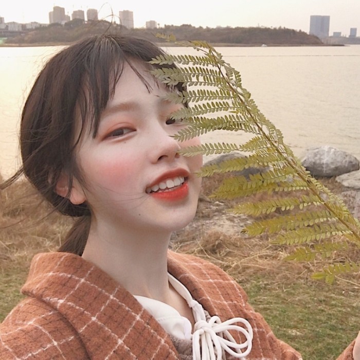 ins风·精致·女生头像:"祝你快乐,祝你余生有我"