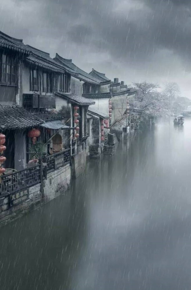 意境壁纸:"江南水乡,烟雨迷离,屋后桑梓,一如寻找当初