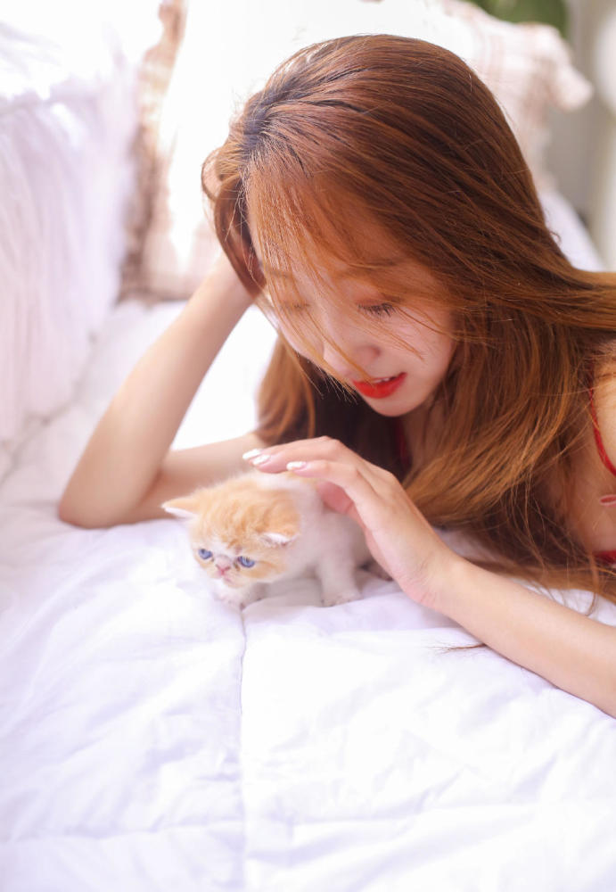 5个00后清纯小美女,看到图4后再也不淡定了