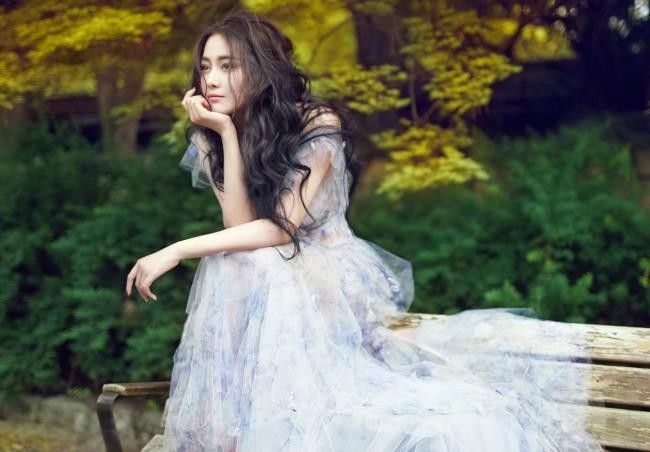 婚纱照侧面照_婚纱照图片室内(3)