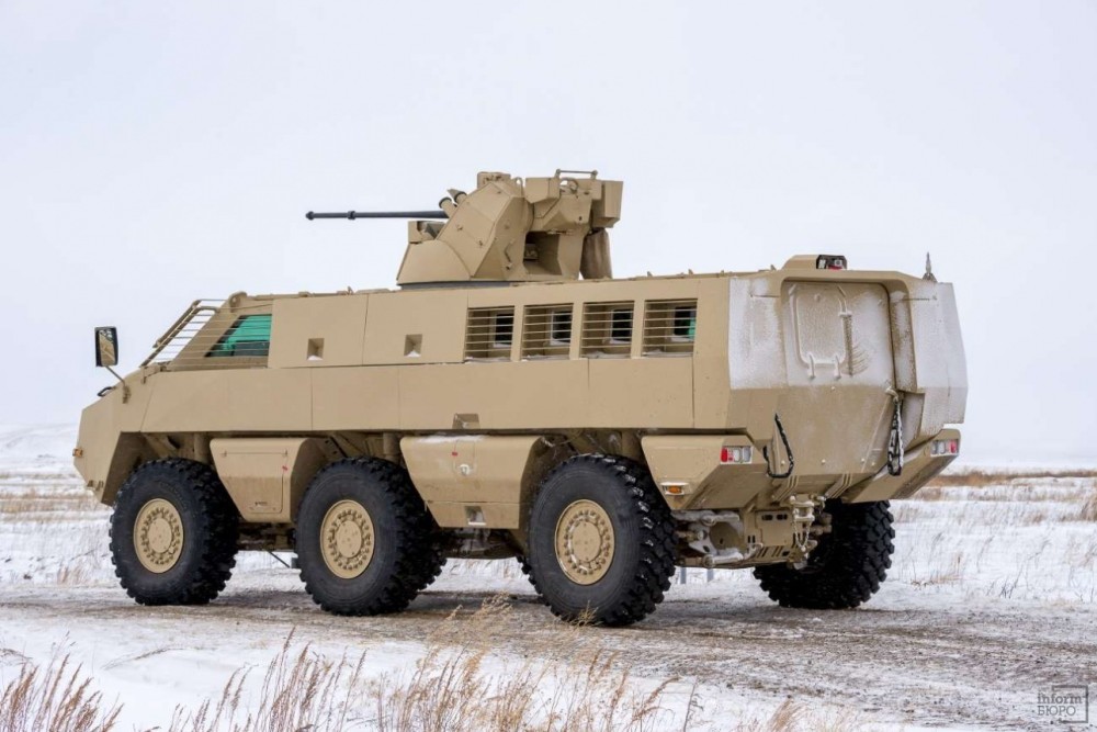 新型6x6装甲车的自身重量为17.3吨,全部战斗装备重量为22.