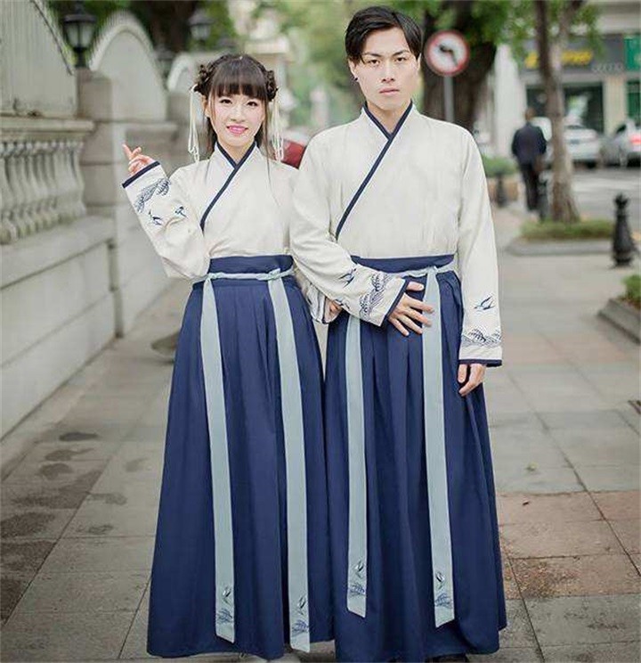 古代"汉服"那么美,如果它成了校服后,你们还会嫌弃吗?