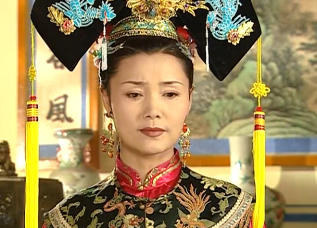 还珠格格:小燕子孩子没了,皇后满脸担忧,谁注意到令妃