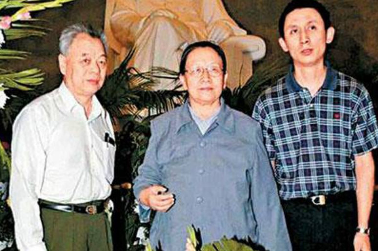 李纳和林豆豆最后一张合照,"姐妹花"后半生各不相同!